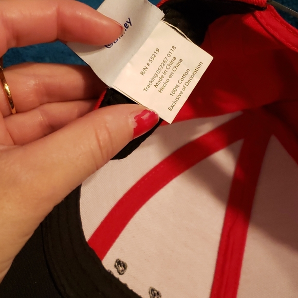 Disney hat - Picture 5 of 9